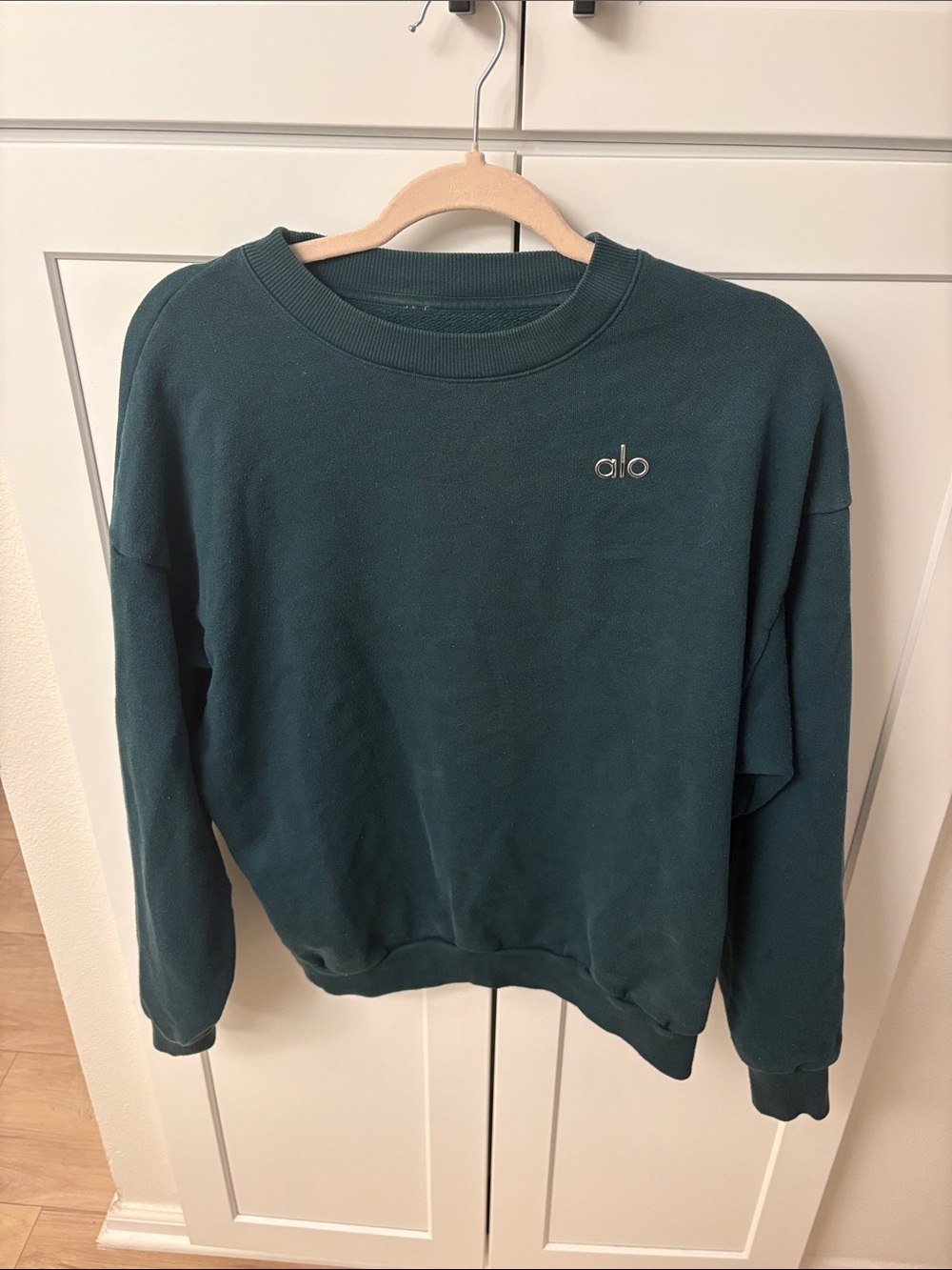 ALO Yoga Women's Dark Teal Crewneck Sweatshirt